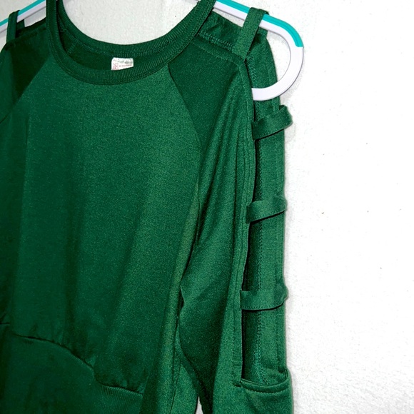 Rich Forest Green Cold Shoulder Sweater Sweatshirt Juniors Size Large (11-13) - Picture 2 of 9
